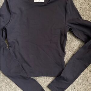 Babaton by Aritzia Black Fitted Crop Long Sleeve Tee